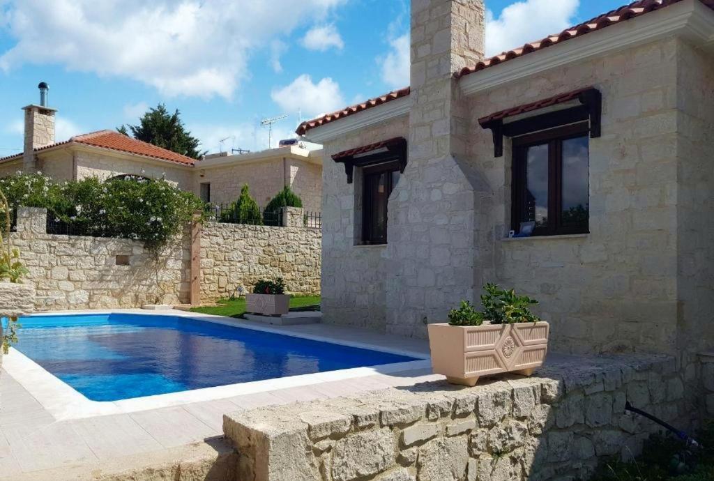 Heraklion Twins House - Private Pool Retreat Episkopi  Bagian luar foto