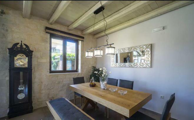 Heraklion Twins House - Private Pool Retreat Episkopi  Bagian luar foto